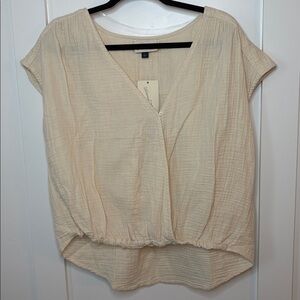 Universal Thread Cream V-Neck Blouse